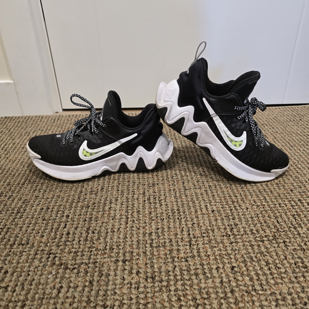 Giannis Immortality, Size M 6 / W 7.5